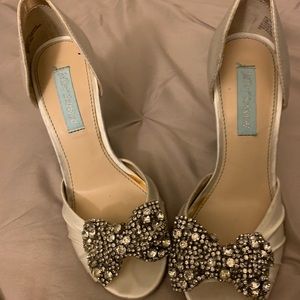 Betsy Johnson white satin shoe with crystal broach